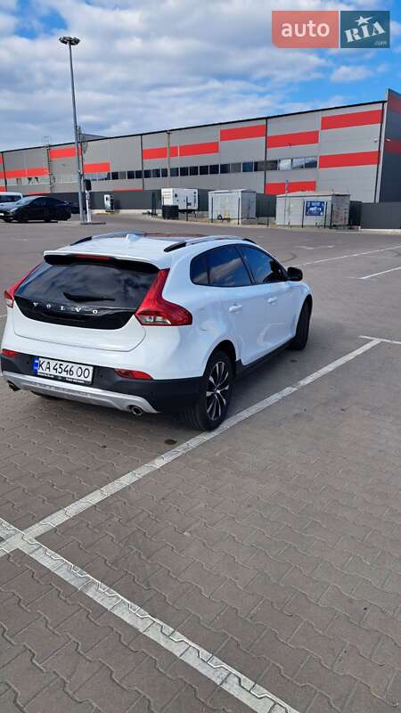Хэтчбек Volvo V40 2019 в Киеве