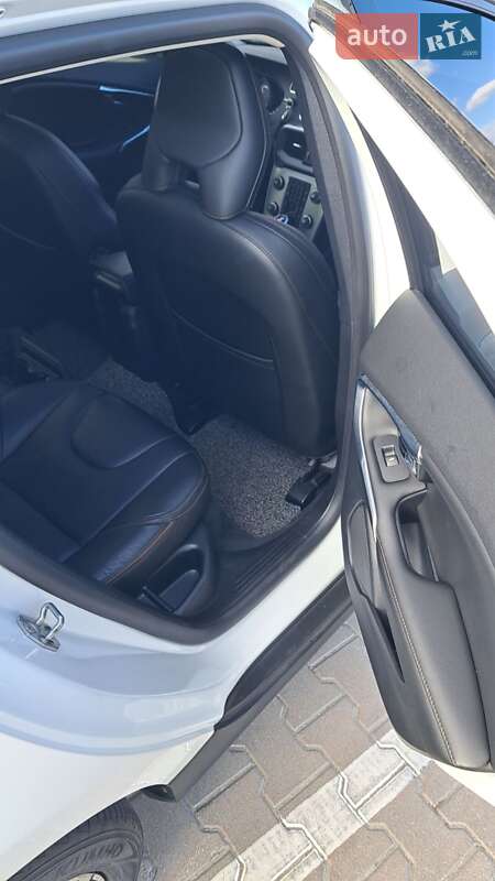 Хэтчбек Volvo V40 2019 в Киеве фото 19 Хэтчбек Volvo V40 2019 в Киеве