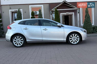 Хэтчбек Volvo V40 2013 в 