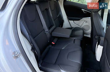 Хэтчбек Volvo V40 2013 в 