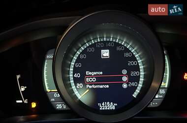 Хэтчбек Volvo V40 2014 в 