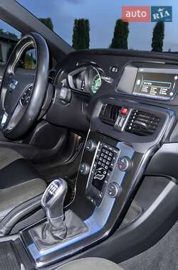 Хэтчбек Volvo V40 2014 в 