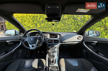 Хэтчбек Volvo V40 2015 в 