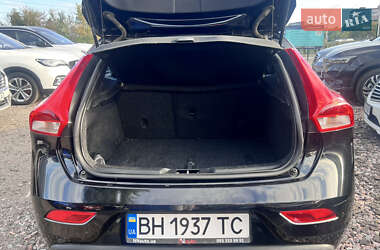 Хэтчбек Volvo V40 2019 в 