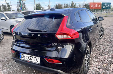 Хэтчбек Volvo V40 2019 в 