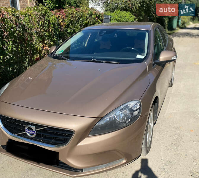 Хэтчбек Volvo V40 2014 в Белой Церкви