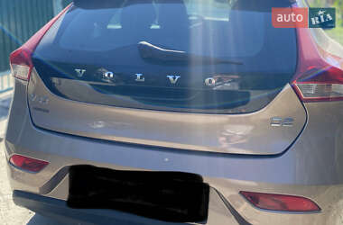 Хетчбек Volvo V40 2014 в 