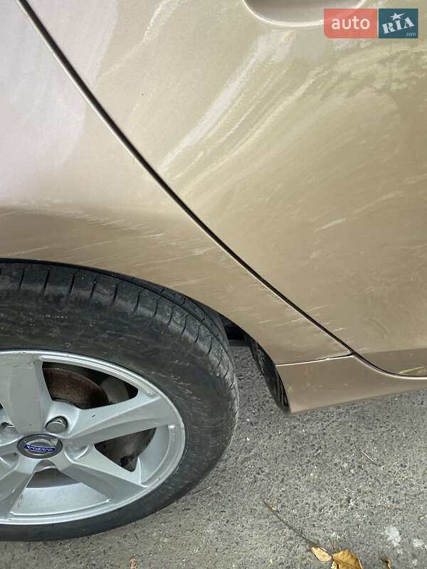 Хэтчбек Volvo V40 2014 в Белой Церкви