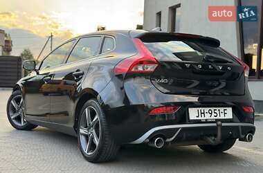 Хэтчбек Volvo V40 2014 в 
