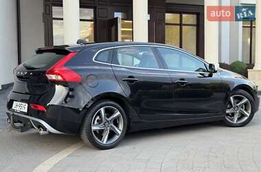 Хэтчбек Volvo V40 2014 в 