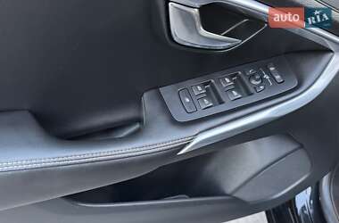 Хэтчбек Volvo V40 2014 в 