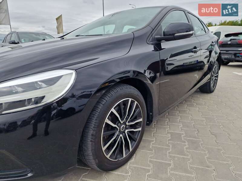 Хетчбек Volvo V40 2018 в Вінниці