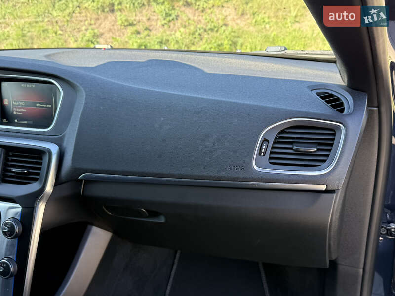 Хэтчбек Volvo V40 2014 в Стрые