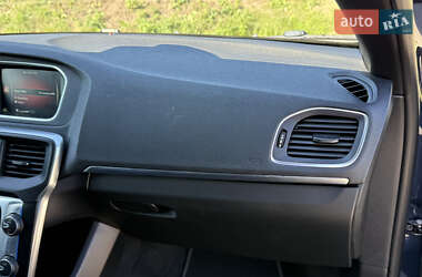 Хэтчбек Volvo V40 2014 в 