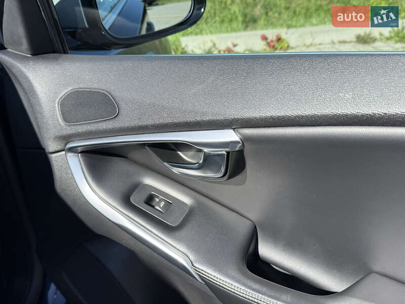Хэтчбек Volvo V40 2014 в Стрые