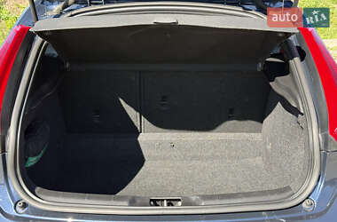 Хэтчбек Volvo V40 2014 в 