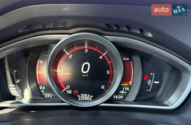 Хэтчбек Volvo V40 2014 в 
