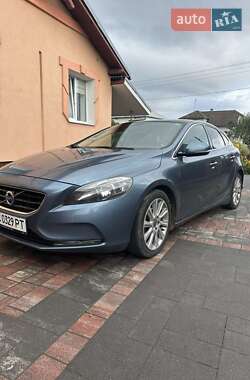 Хэтчбек Volvo V40 2012 в 