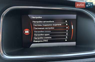 Хэтчбек Volvo V40 2014 в 