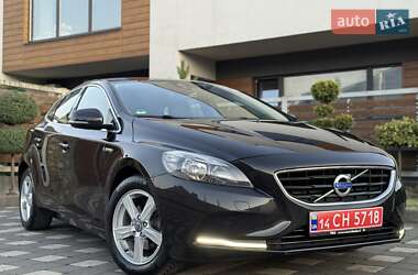 Хэтчбек Volvo V40 2014 в 