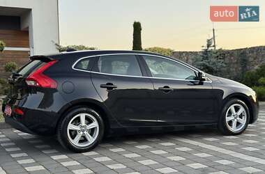 Хэтчбек Volvo V40 2014 в 
