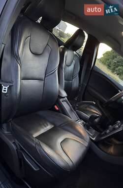 Хэтчбек Volvo V40 2014 в 