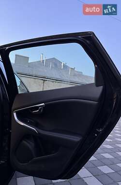 Хэтчбек Volvo V40 2014 в 