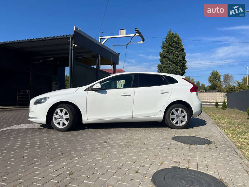 Хэтчбек Volvo V40 2013 в Киеве фото 4 Хэтчбек Volvo V40 2013 в Киеве