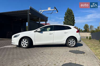 Хэтчбек Volvo V40 2013 в 