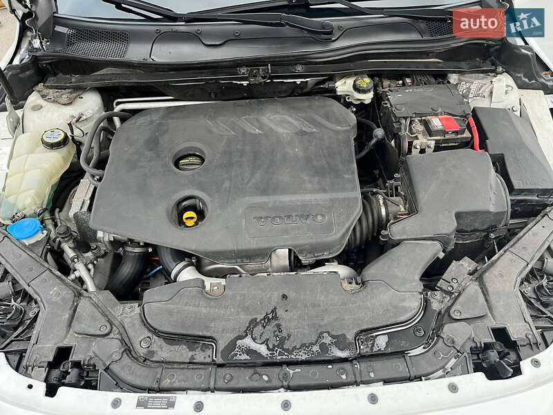 Хэтчбек Volvo V40 2013 в Киеве фото 9 Хэтчбек Volvo V40 2013 в Киеве