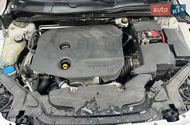 Хэтчбек Volvo V40 2013 в 