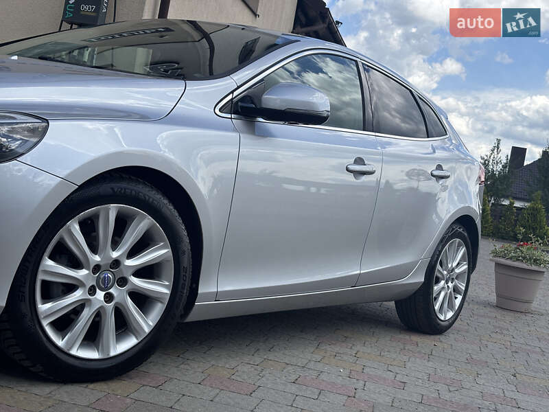 Хэтчбек Volvo V40 2014 в Стрые