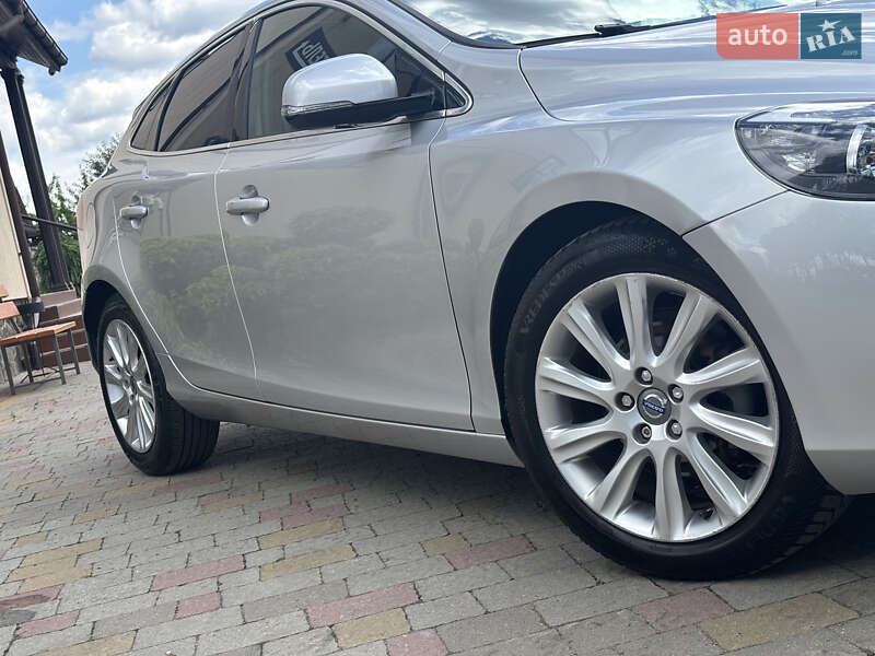 Хэтчбек Volvo V40 2014 в Стрые