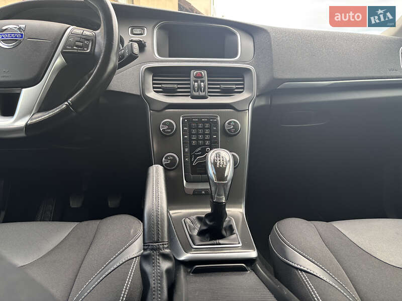 Хэтчбек Volvo V40 2014 в Стрые