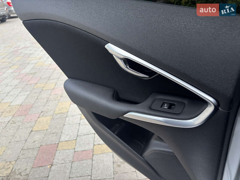 Хэтчбек Volvo V40 2014 в Стрые