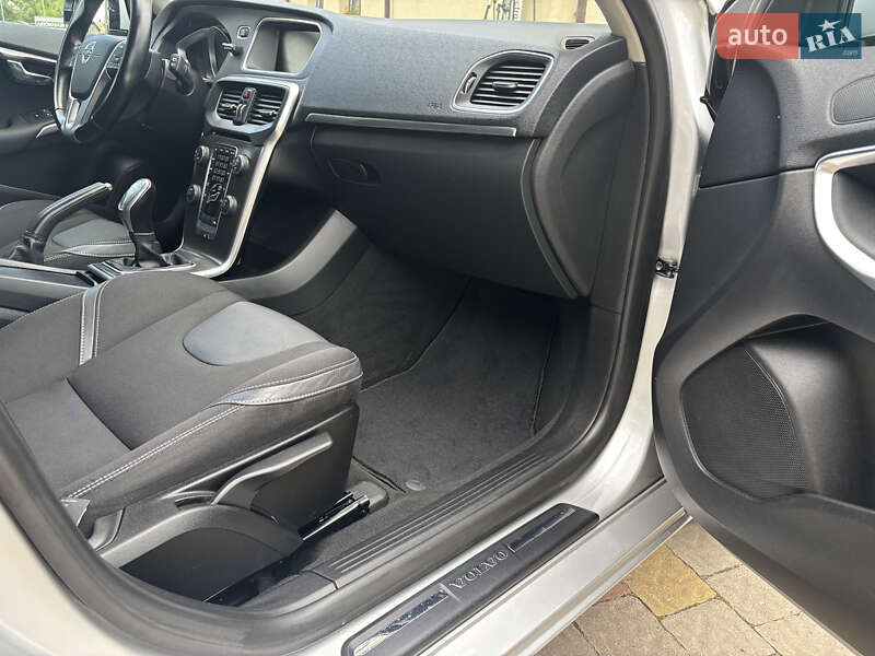 Хэтчбек Volvo V40 2014 в Стрые