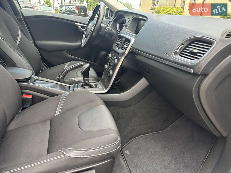 Хэтчбек Volvo V40 2014 в Стрые