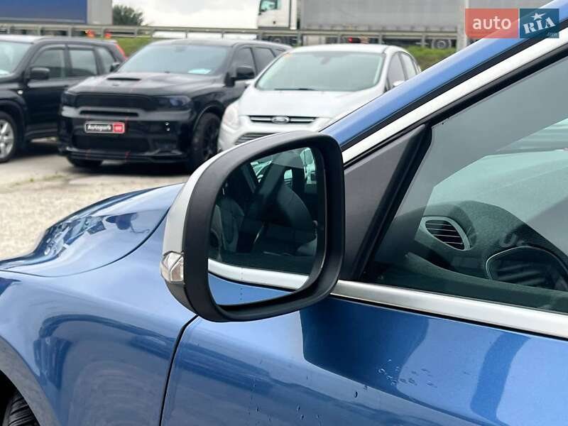 Хэтчбек Volvo V40 2017 в Львове фото 6 Хэтчбек Volvo V40 2017 в Львове