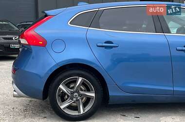 Хэтчбек Volvo V40 2017 в 