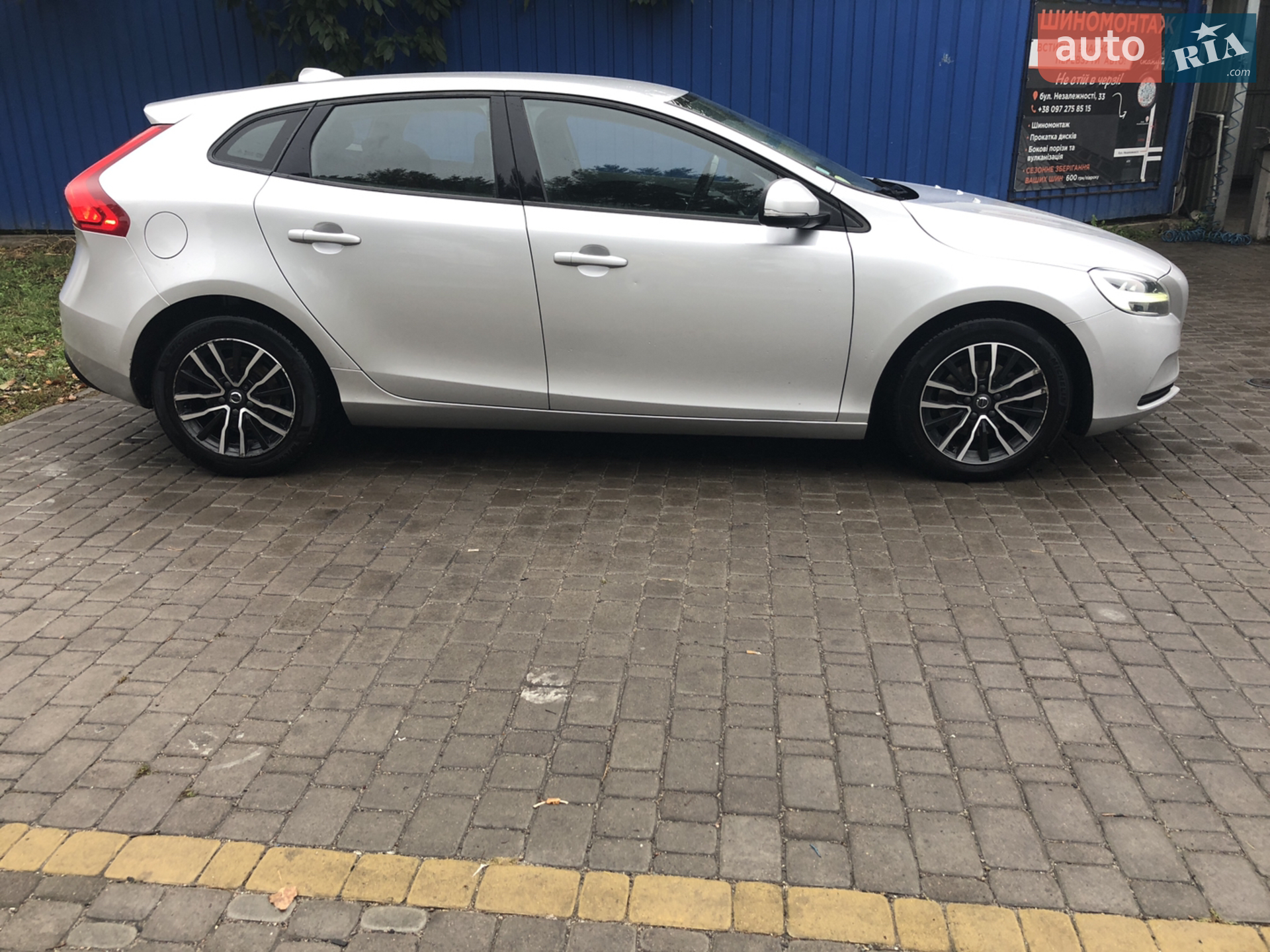 2017 Volvo V40 - мініатюра 8
