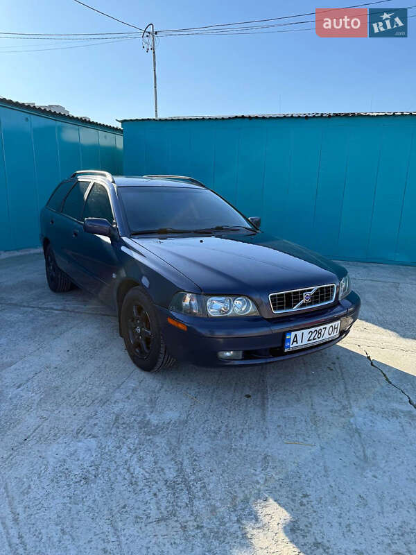 Volvo V40 2003