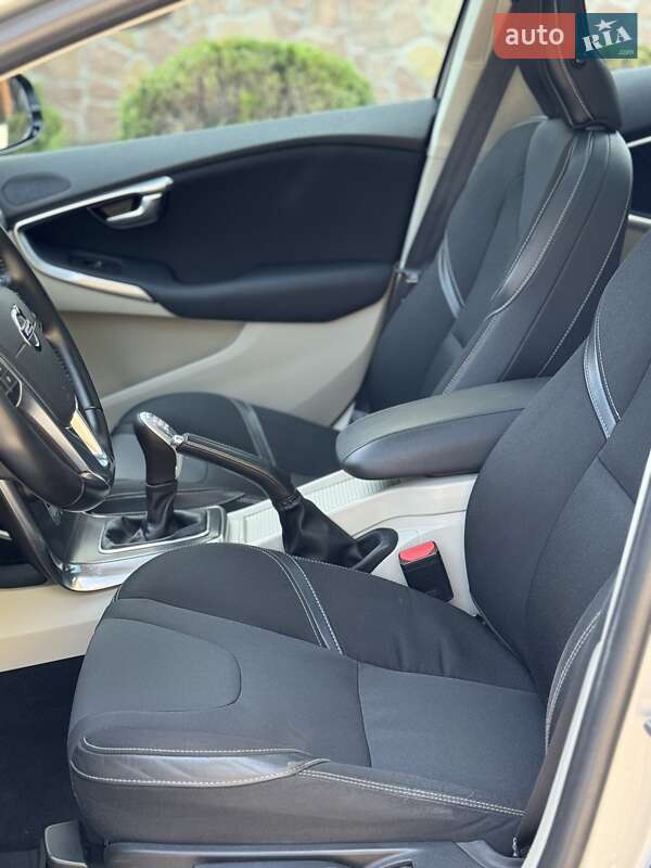 Хэтчбек Volvo V40 2013 в Стрые