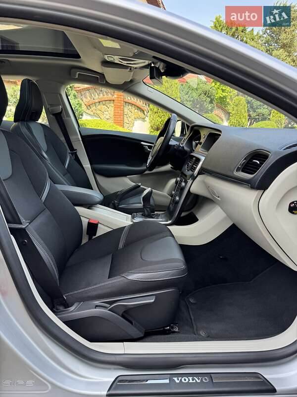 Хэтчбек Volvo V40 2013 в Стрые