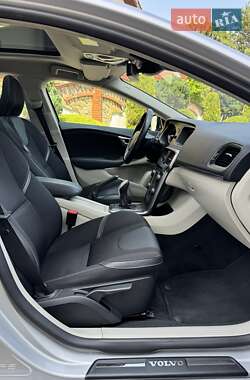 Хэтчбек Volvo V40 2013 в 