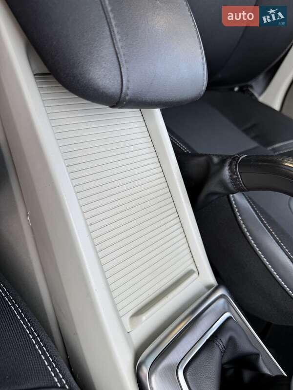 Хэтчбек Volvo V40 2013 в Стрые