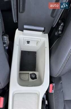 Хэтчбек Volvo V40 2013 в 