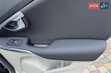 Хэтчбек Volvo V40 2013 в 