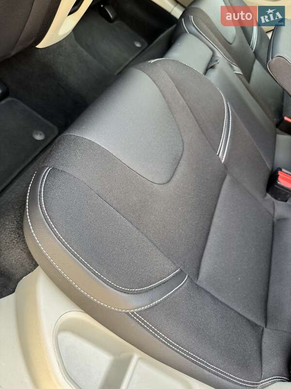 Хэтчбек Volvo V40 2013 в Стрые