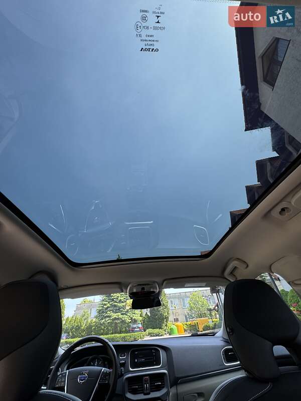 Хэтчбек Volvo V40 2013 в Стрые
