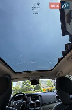 Хэтчбек Volvo V40 2013 в 